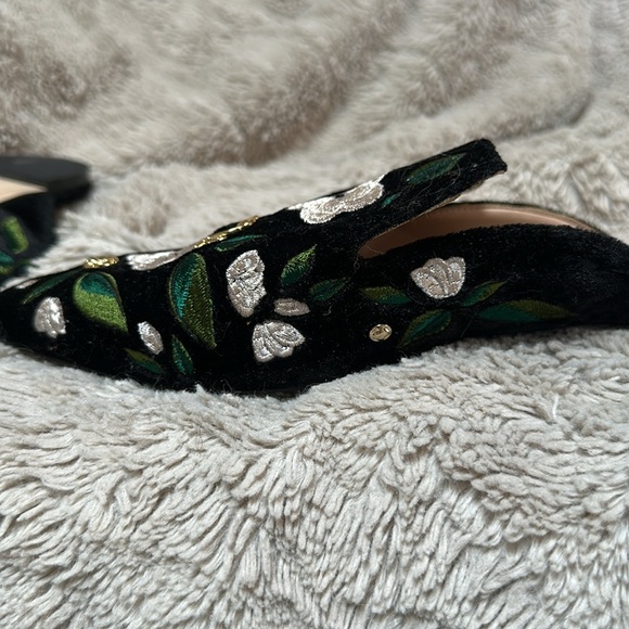 Karl Lagerfeld velvet floral embroidered flat mules - Picture 6 of 6